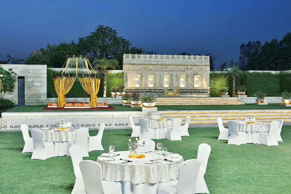 Courtyard By Marriott Agra Hotel