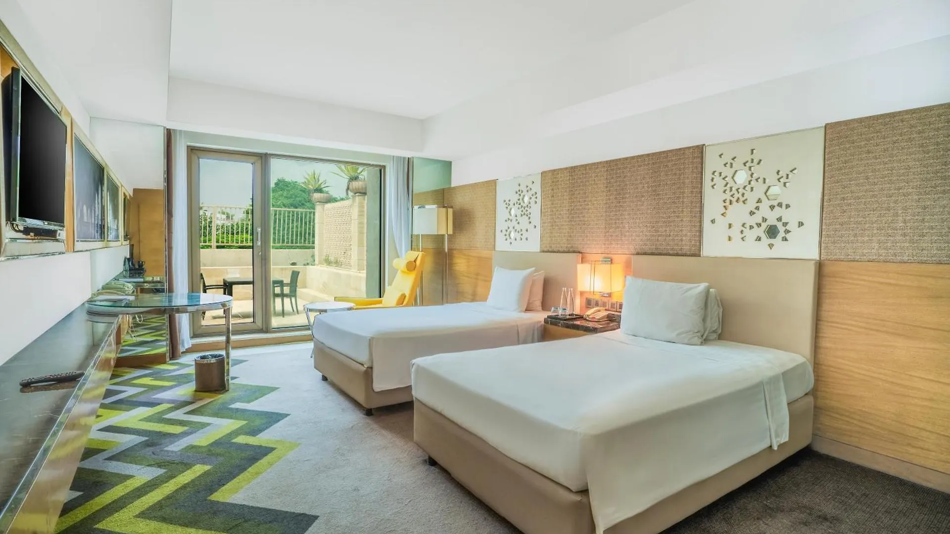 Courtyard By Marriott Agra Hotel