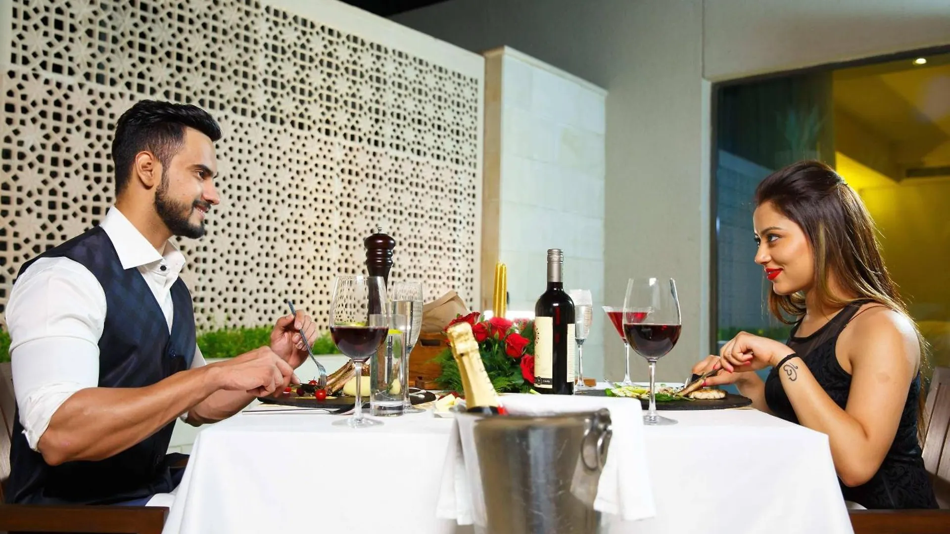 Courtyard By Marriott Agra Hotel