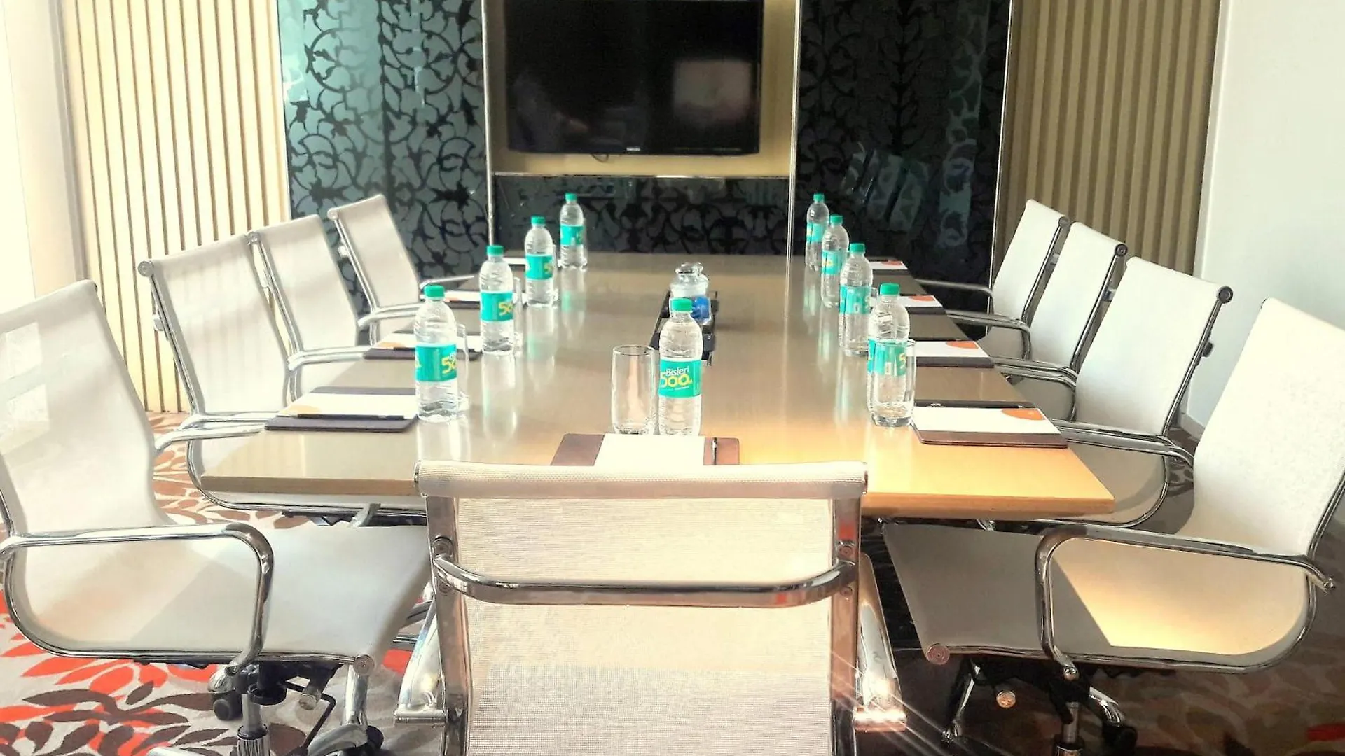 Courtyard By Marriott Agra Hotel