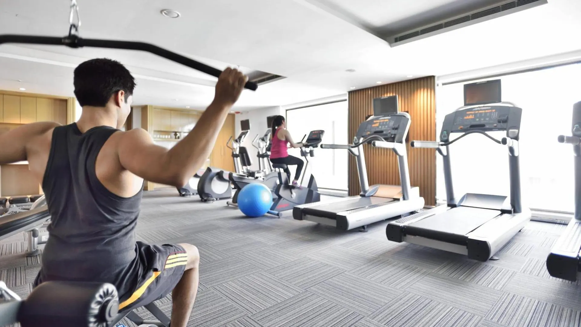 Courtyard By Marriott Agra Hotel