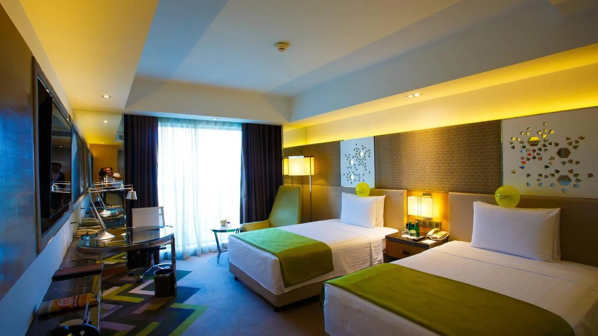 Courtyard By Marriott Agra Hotel