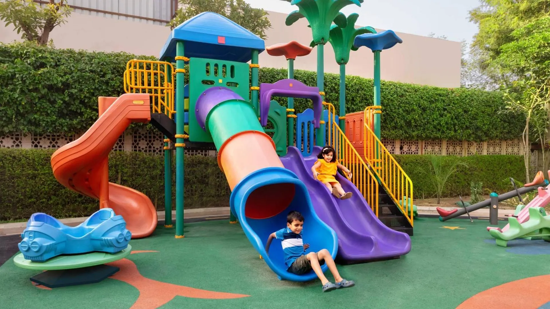 Courtyard By Marriott Agra Hotel