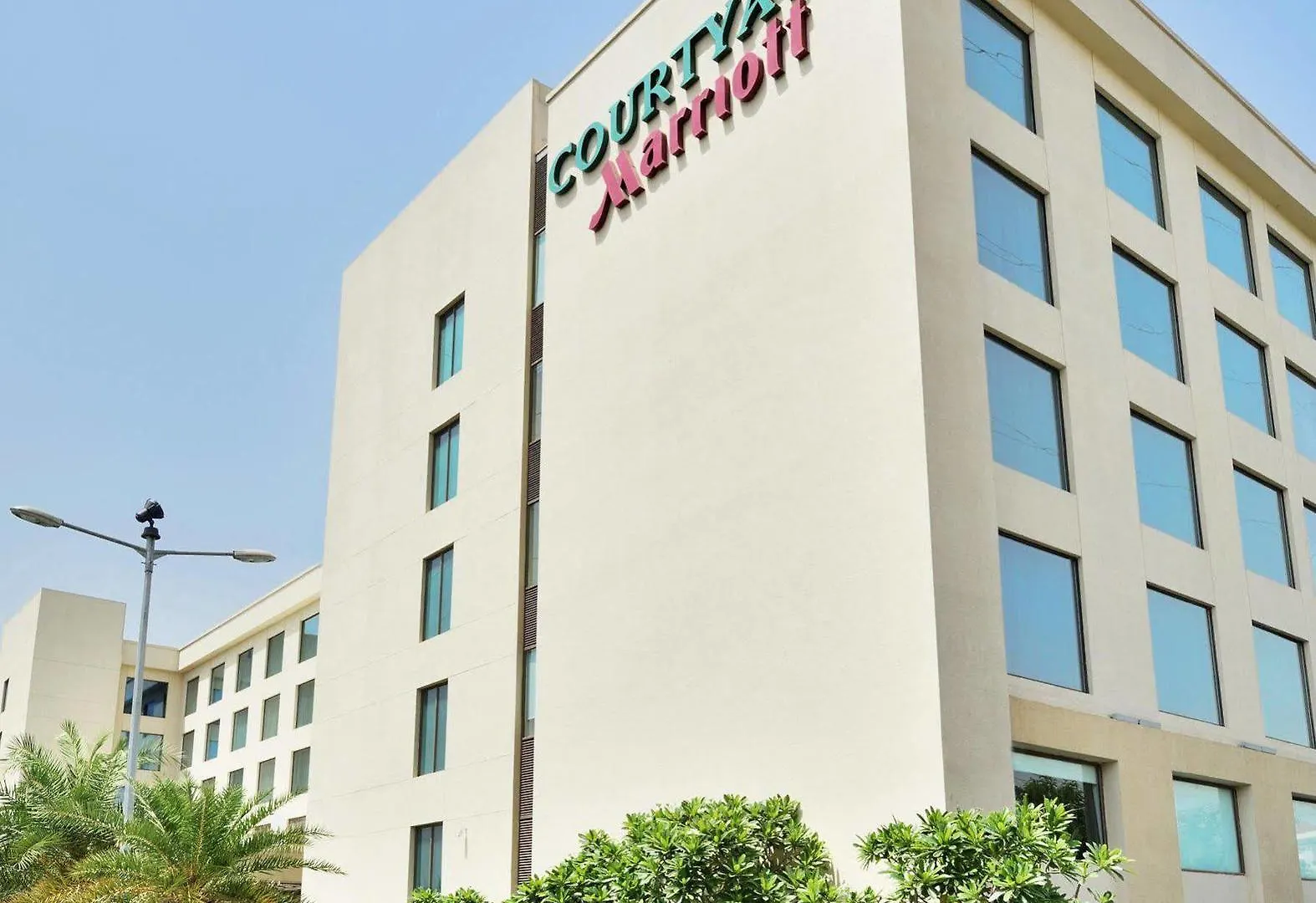 Courtyard By Marriott Agra Hotel
